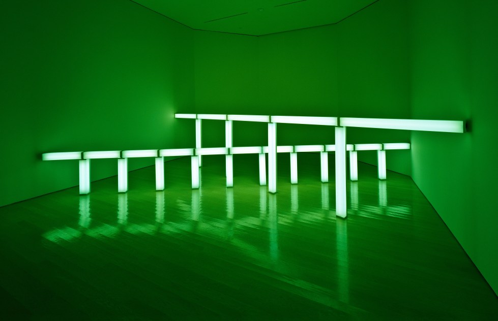 丹·弗莱文，《greens crossing greens (to Piet Mondrian who lacked green》，1966。图片：© 2018 Stephen Flavin/Artists Rights Society (ARS) ，New York 