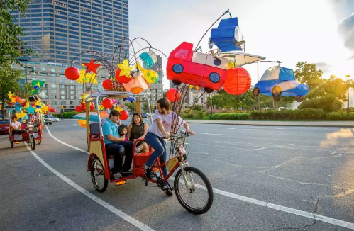 大型公共移动展览《萤火虫》（局部）。图片：费城公共艺术协会（aPA）提供 