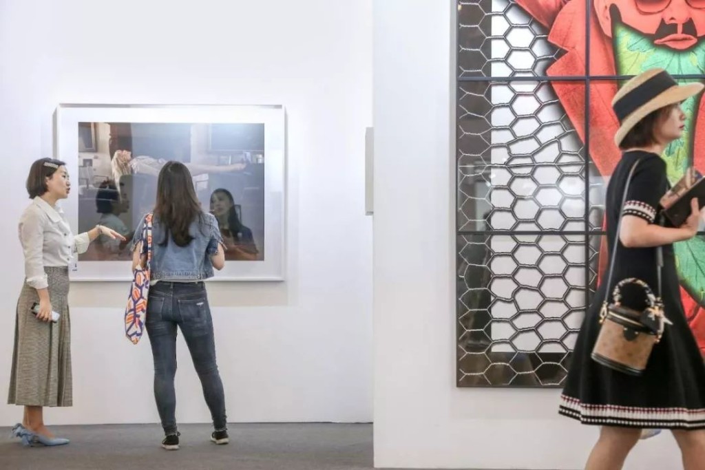 第六届影像上海艺术博览会现场，Galerie Thaddaeus Ropac展位。图片：鸣谢Photofairs | Shanghai