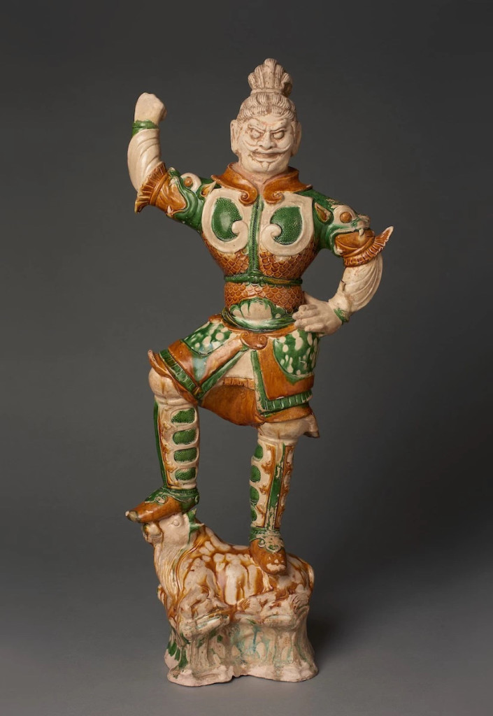 力士像，中国，唐朝，618-906年，三彩釉和颜料陶器，29 1/4 x 13英寸（74.3 x 33厘米），布鲁克林博物馆交换而来，37.129。图片：布鲁克林博物馆